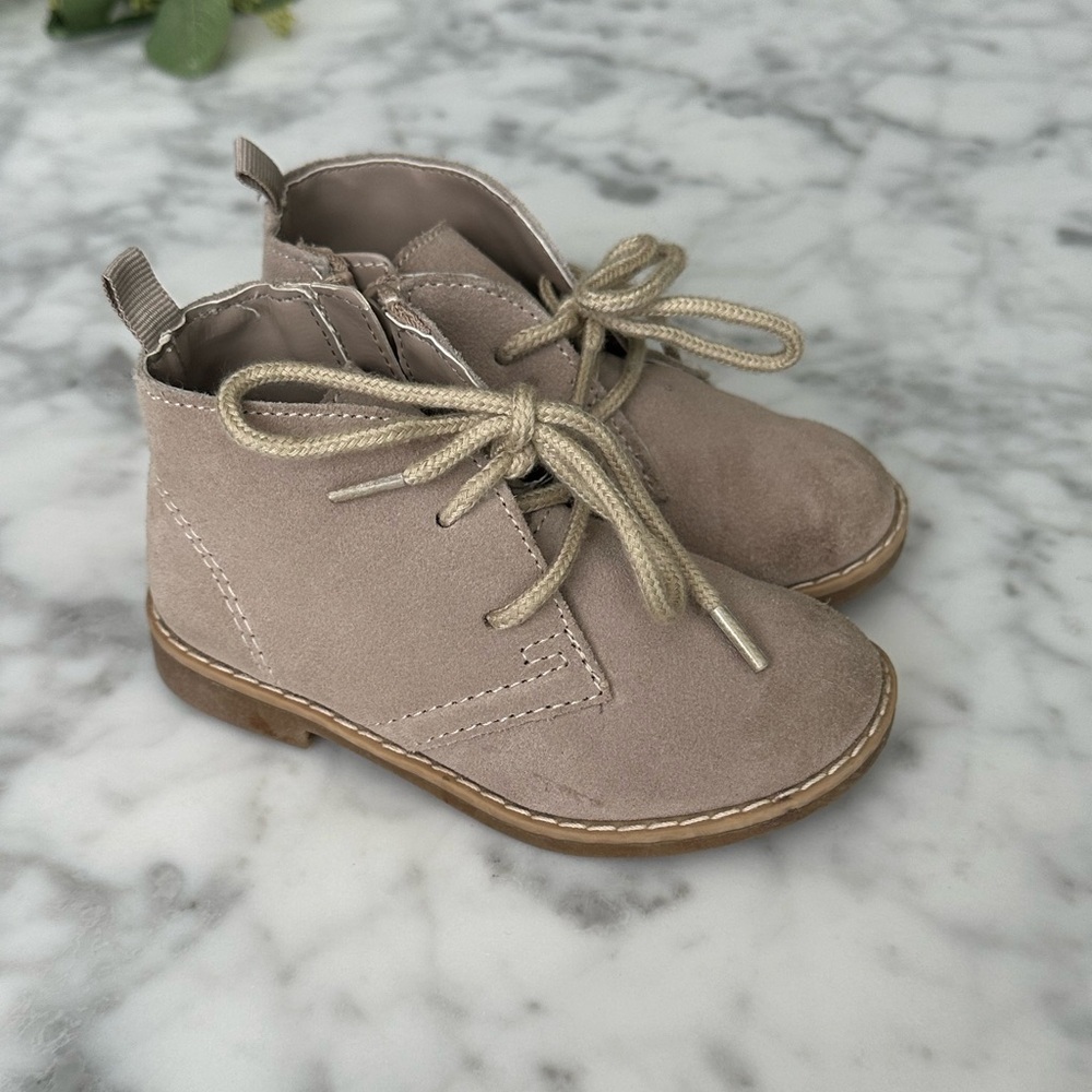 Gap toddler chukka boots